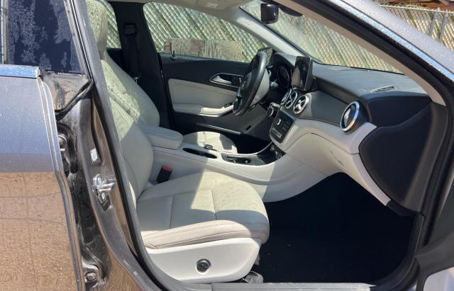  MERCEDES-BENZ CLA-CLASS 2019 Szary