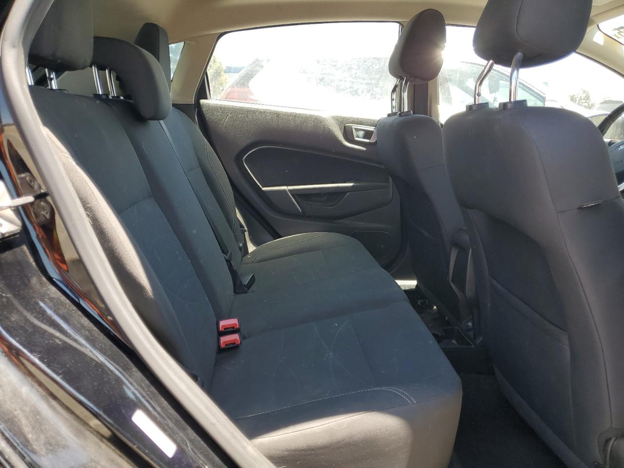 3FADP4EJ0GM130721 2016 Ford Fiesta Se