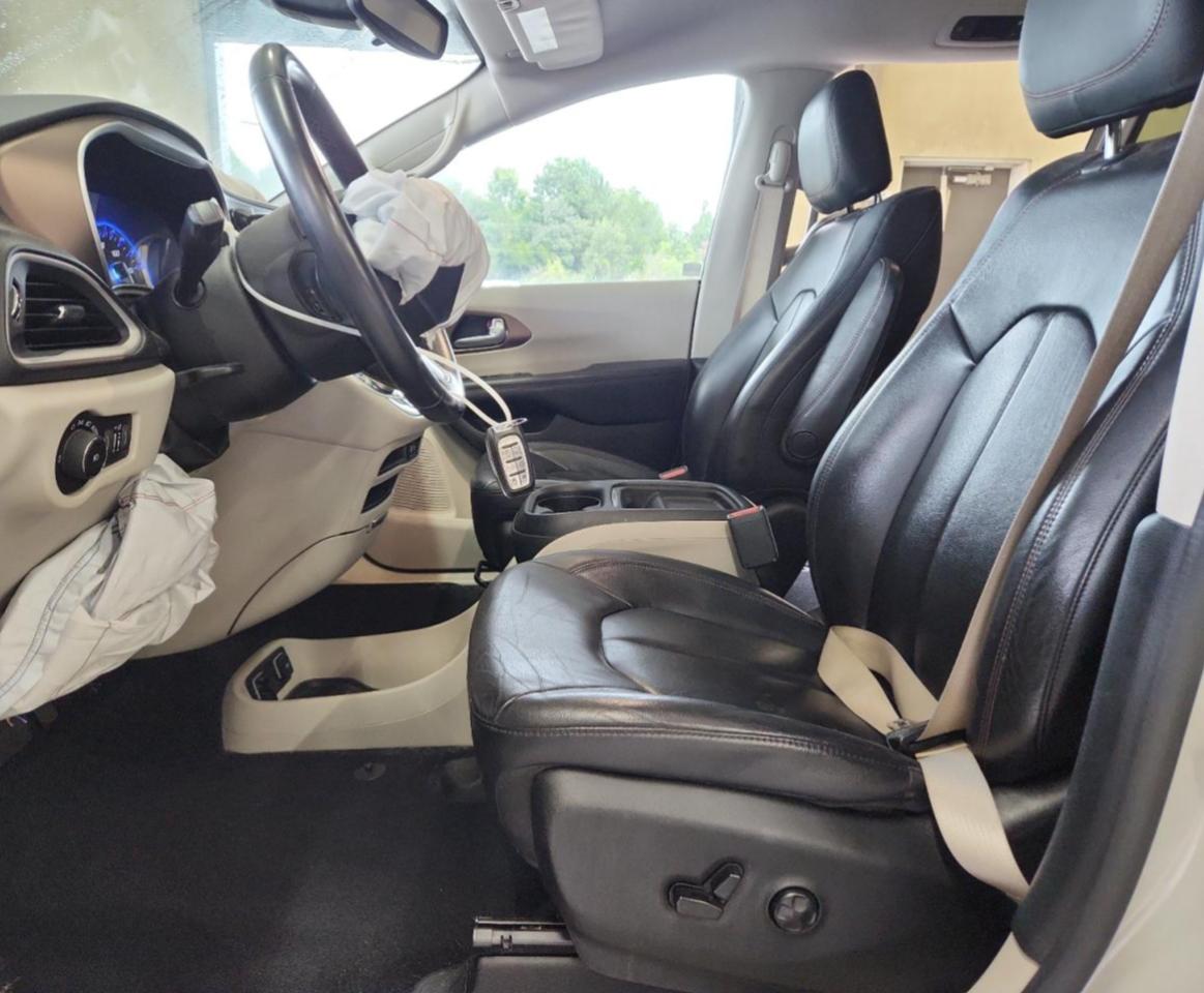 2017 Chrysler Pacifica Touring L VIN: 2C4RC1BG4HR745513 Lot: 69499765