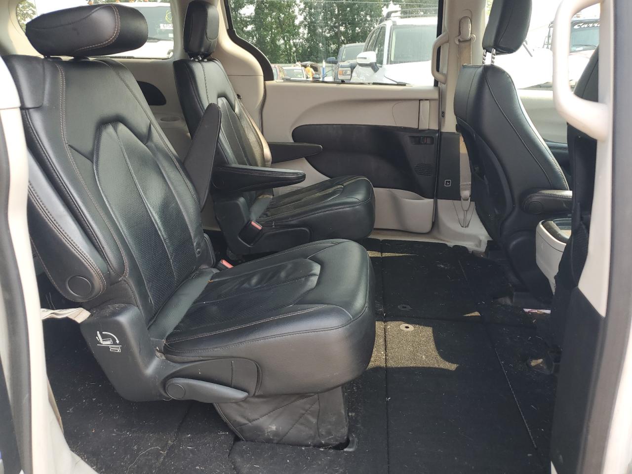 2019 Chrysler Pacifica Touring L VIN: 2C4RC1BG1KR626583 Lot: 66839055