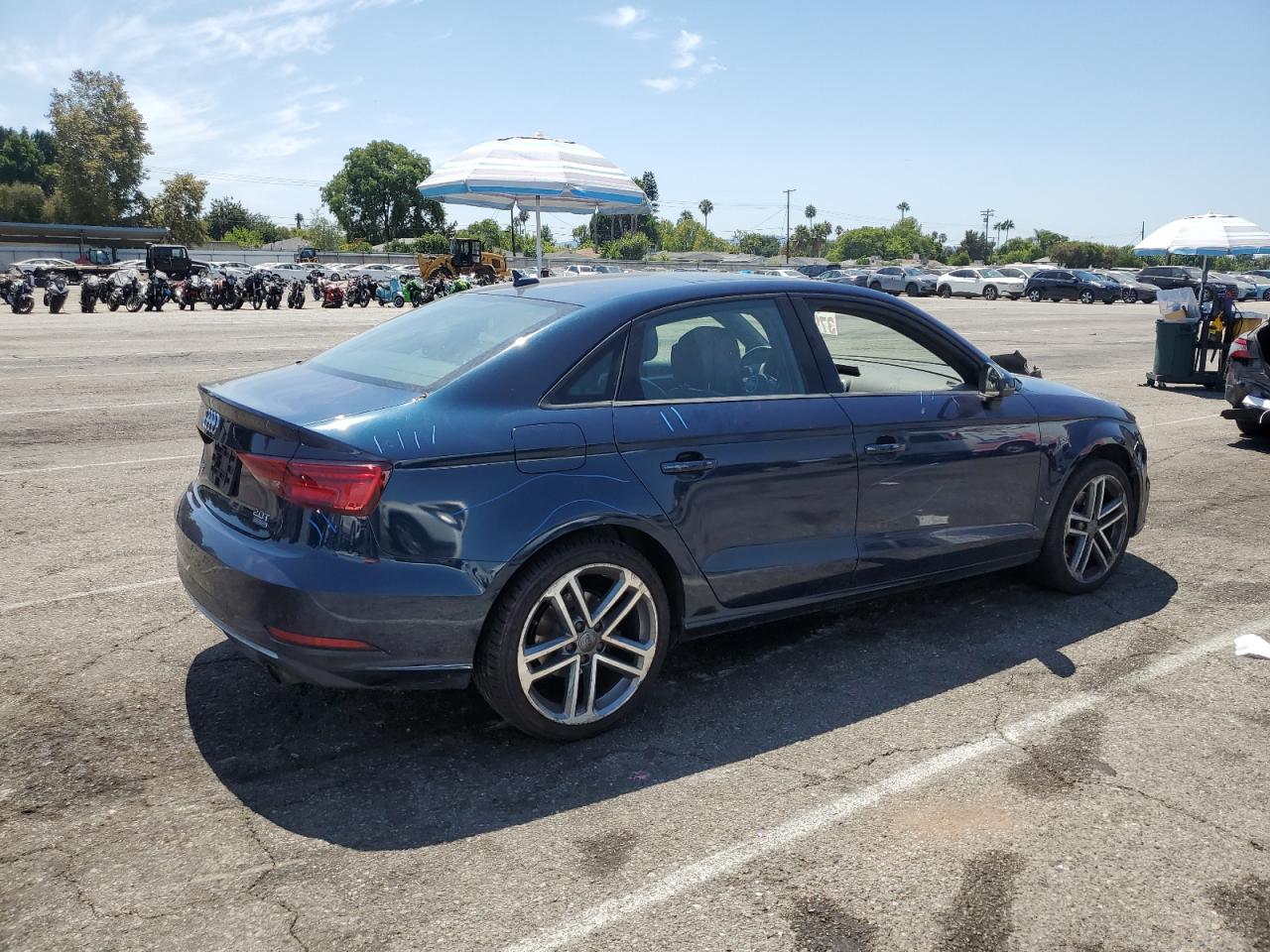 Фото: WAUB8GFFXH1080643