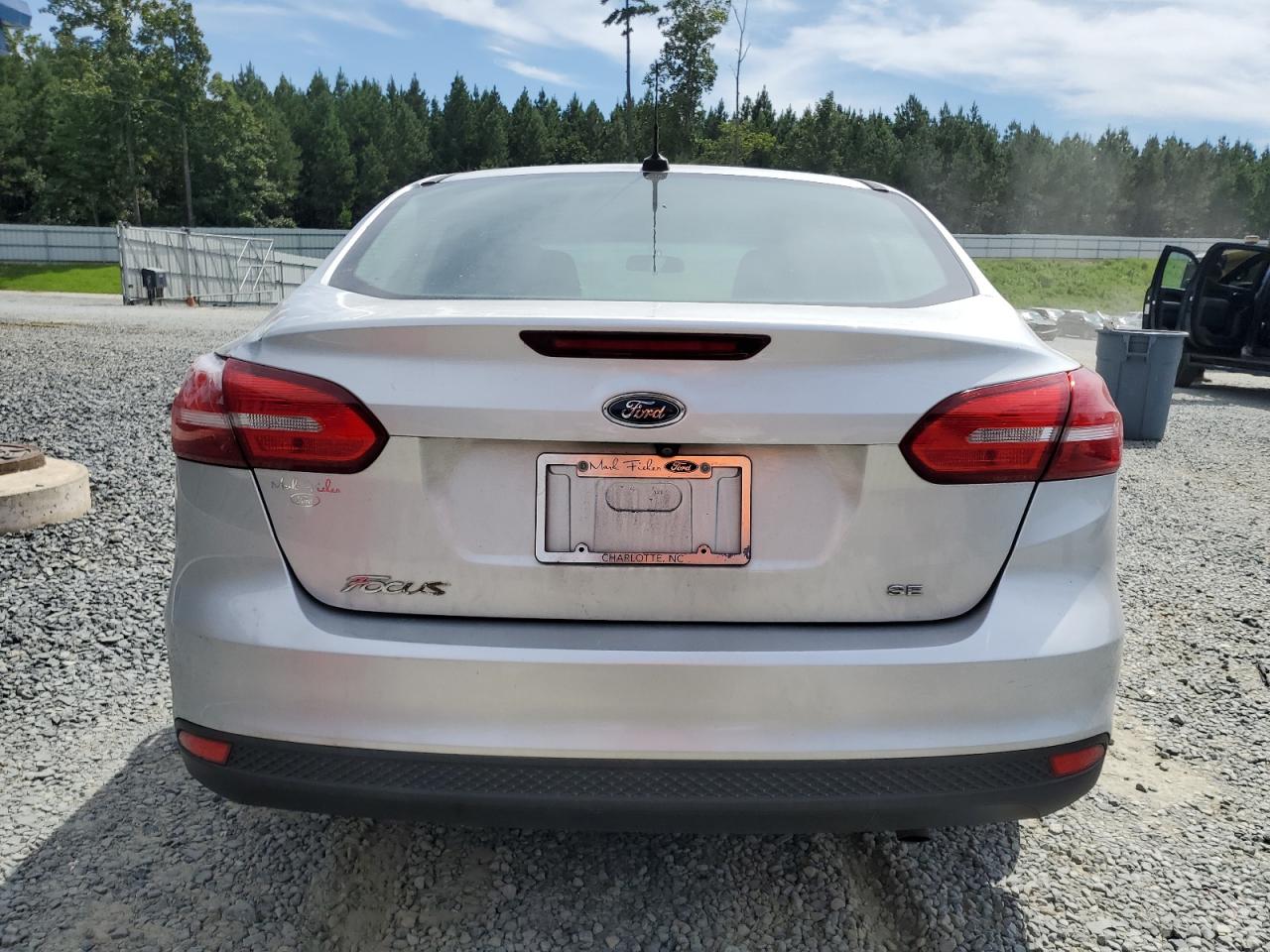 2017 Ford Focus Se VIN: 1FADP3F24HL315519 Lot: 70471795