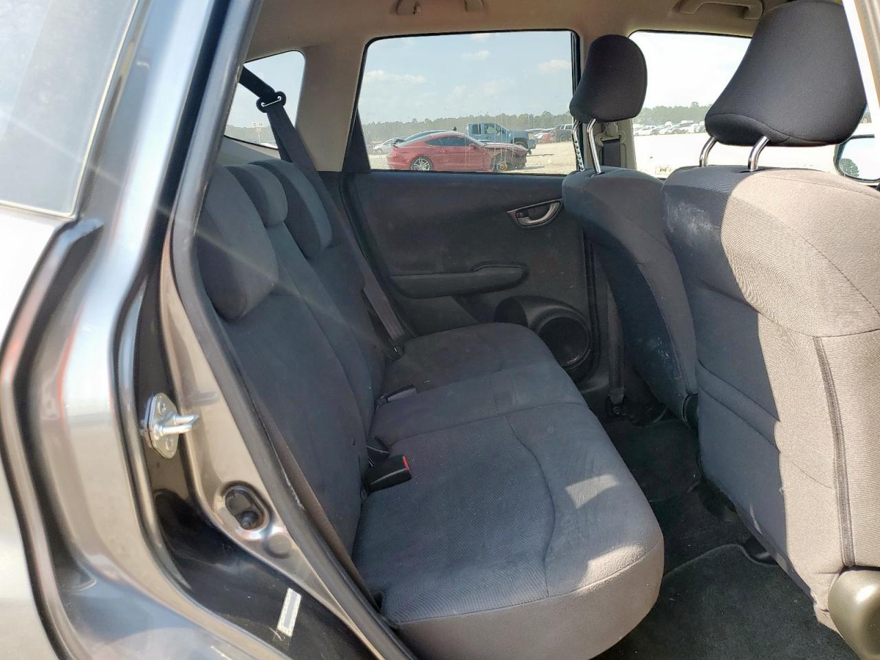 2013 Honda Fit VIN: JHMGE8H35DC083053 Lot: 70178245