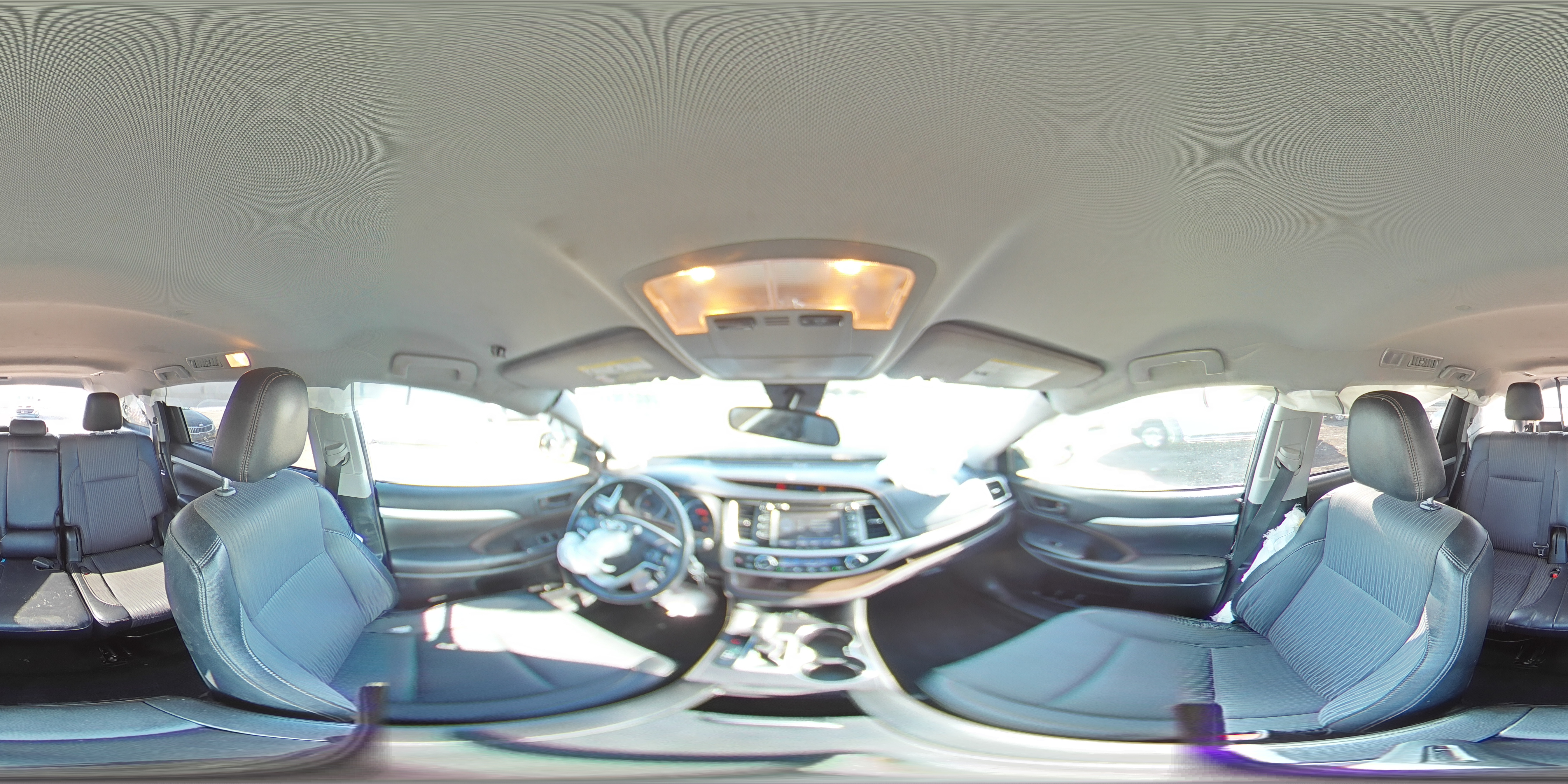 2018 Toyota Highlander Le VIN: 5TDBZRFH1JS905264 Lot: 70027035