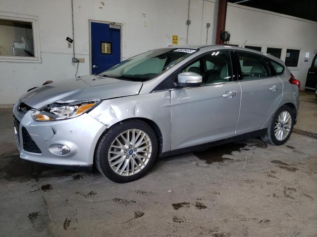 Hatchbacks FORD FOCUS 2012 Srebrny