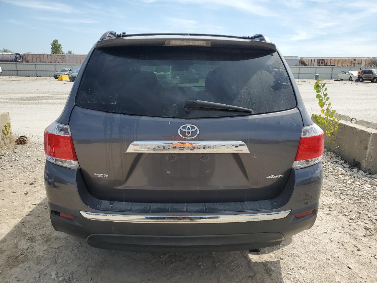 2012 Toyota Highlander Base VIN: 5TDBK3EH8CS145663 Lot: 70490145