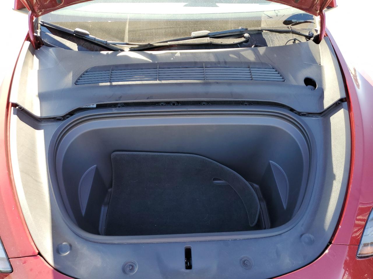 2024 Tesla Model Y VIN: 7SAYGDEF7RF063147 Lot: 69685015