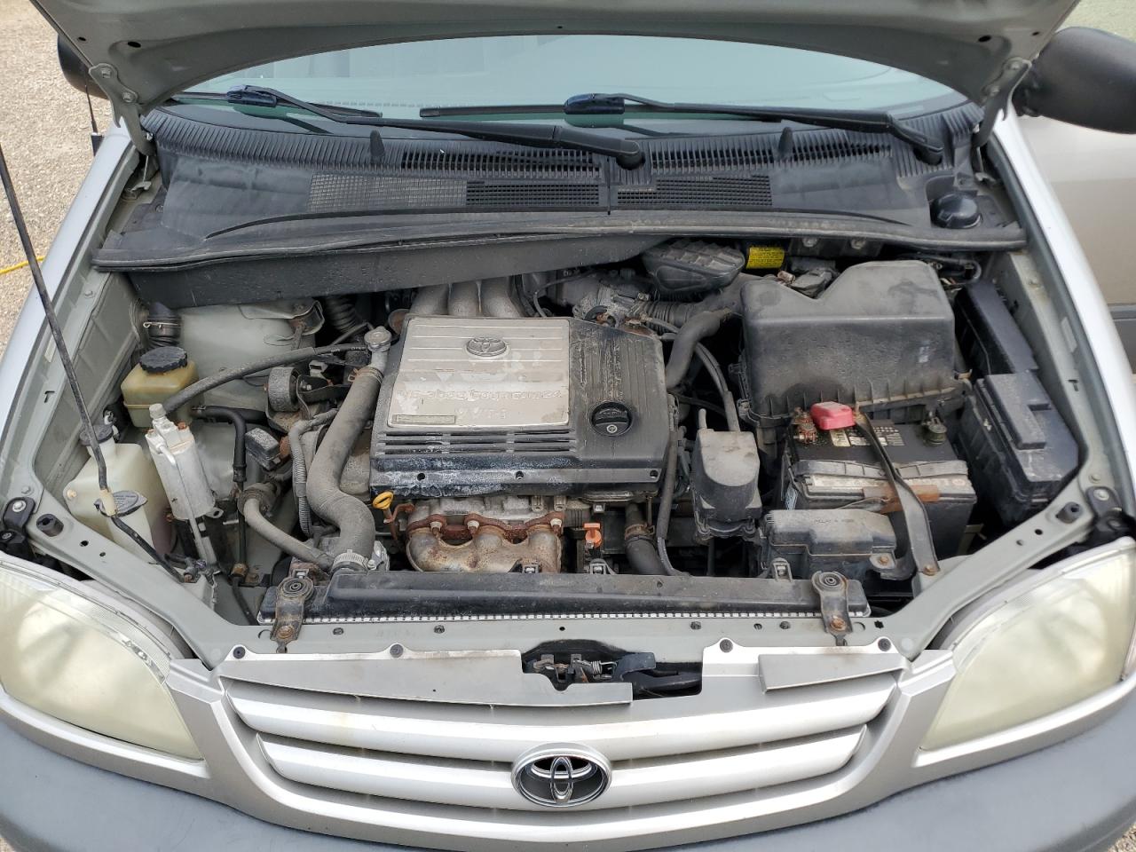 2002 Toyota Sienna Le VIN: 4T3ZF13C32U480860 Lot: 69137645