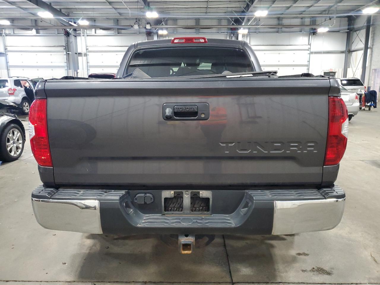 2019 Toyota Tundra Crewmax Sr5 VIN: 5TFDW5F18KX811309 Lot: 70272935