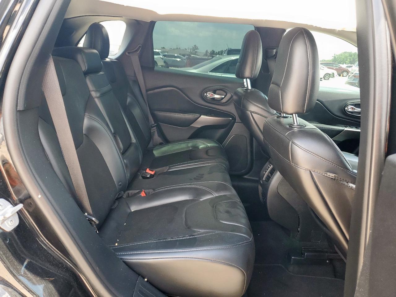 2019 Jeep Cherokee Latitude Plus VIN: 1C4PJLLB9KD388061 Lot: 67319145