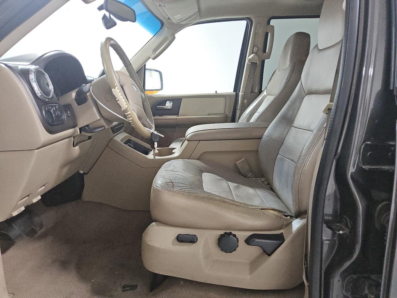 2005 Ford Expedition Eddie Bauer VIN: 1FMPU17535LA12283 Lot: 94840135