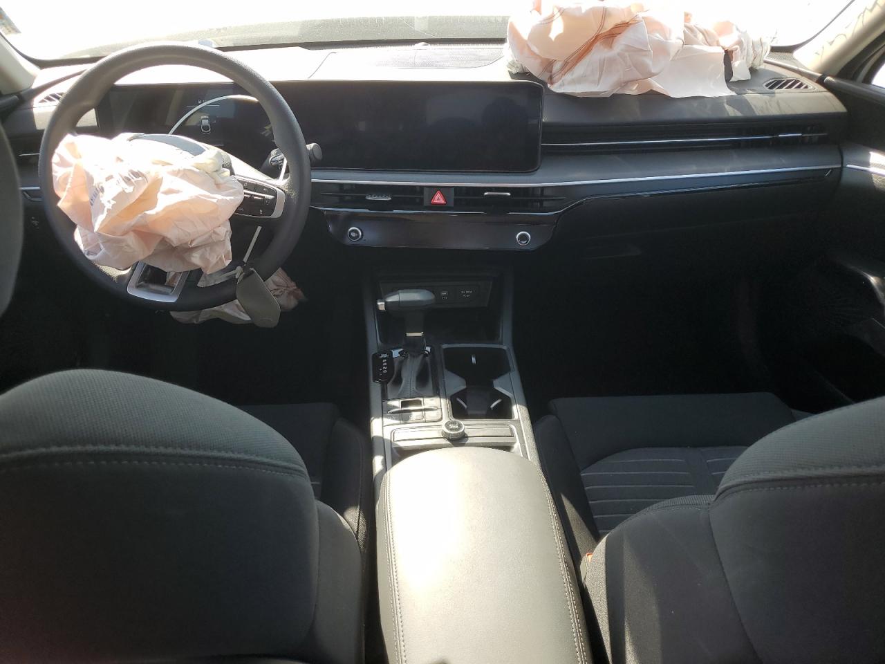 2025 Kia K5 Lxs VIN: KNAG24J7XS5369415 Lot: 70588245