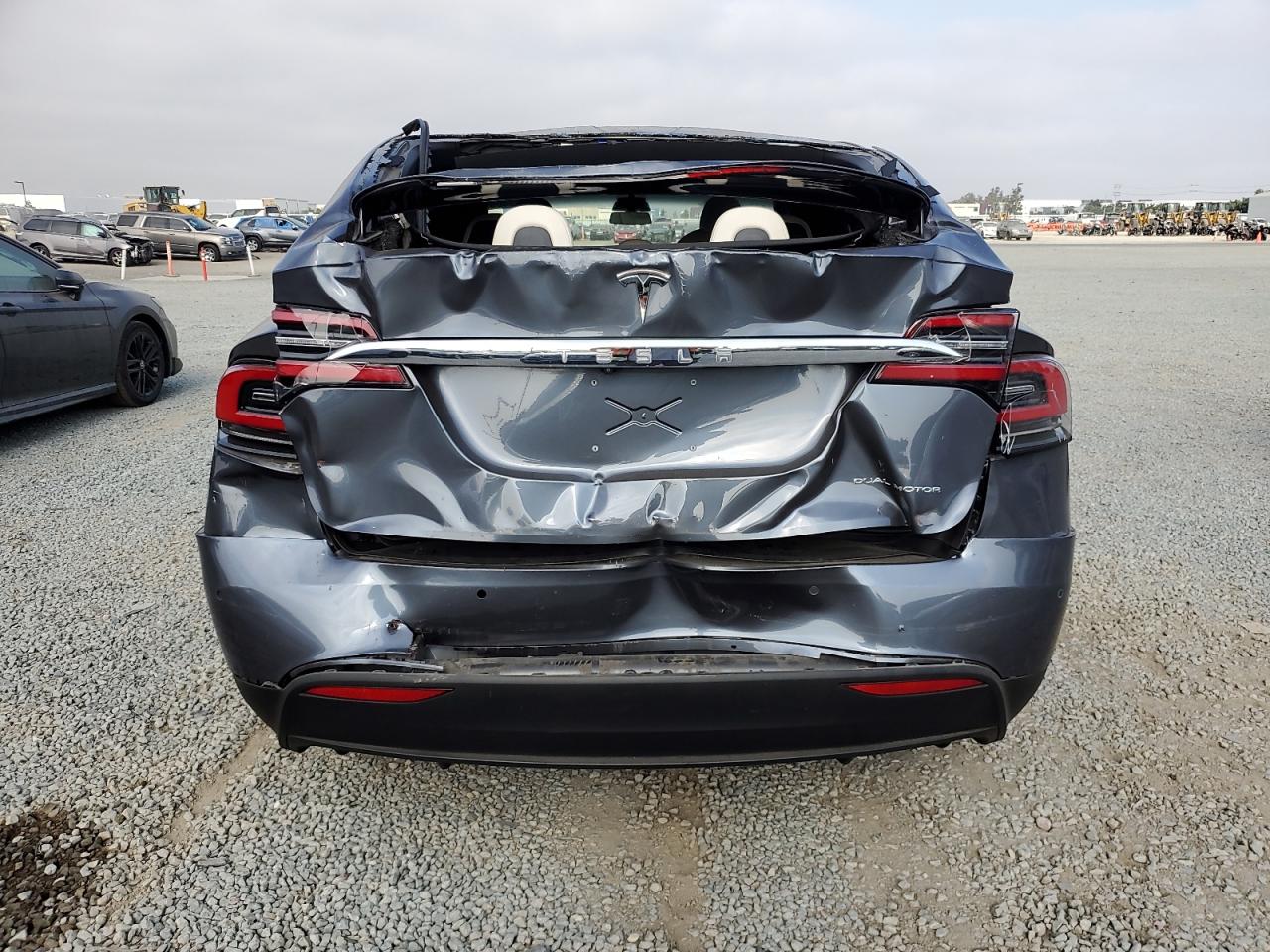 2020 Tesla Model X VIN: 5YJXCAE29LF235962 Lot: 68394095