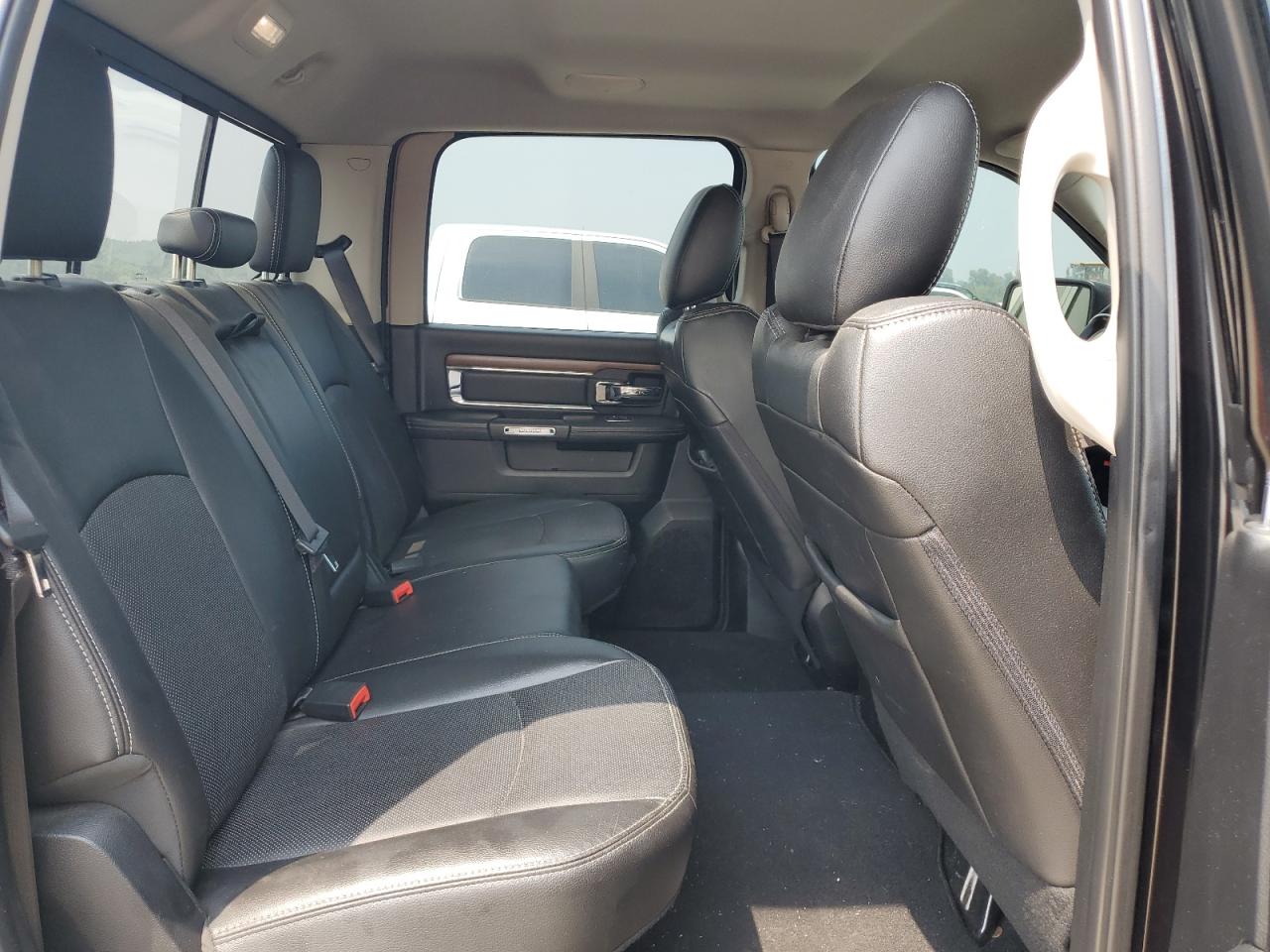 2015 Ram 1500 Laramie VIN: 1C6RR6NG6FS686376 Lot: 67016885