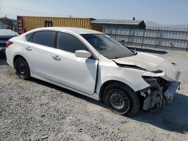Sedans NISSAN ALTIMA 2016 Biały