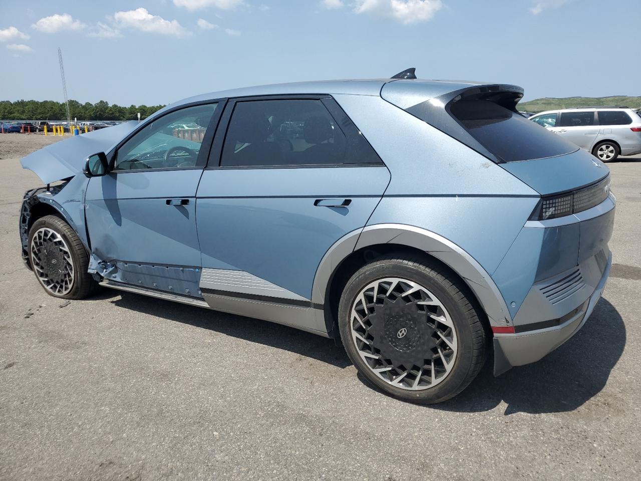 2023 Hyundai Ioniq 5 Limited blue null electric KM8KRDAF6PU130842 photo #3