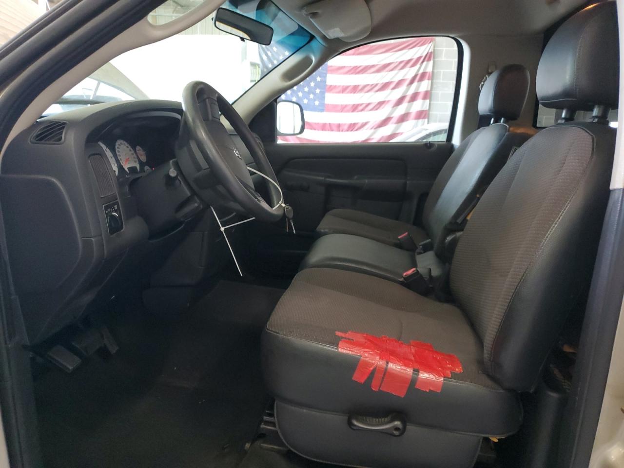 2005 Dodge Ram 1500 St VIN: 1D7HA16K95J571749 Lot: 68783175