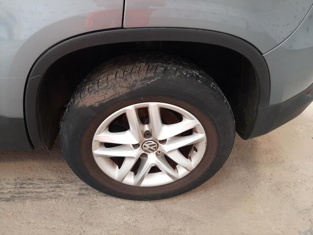2010 VOLKSWAGEN TIGUAN S T
