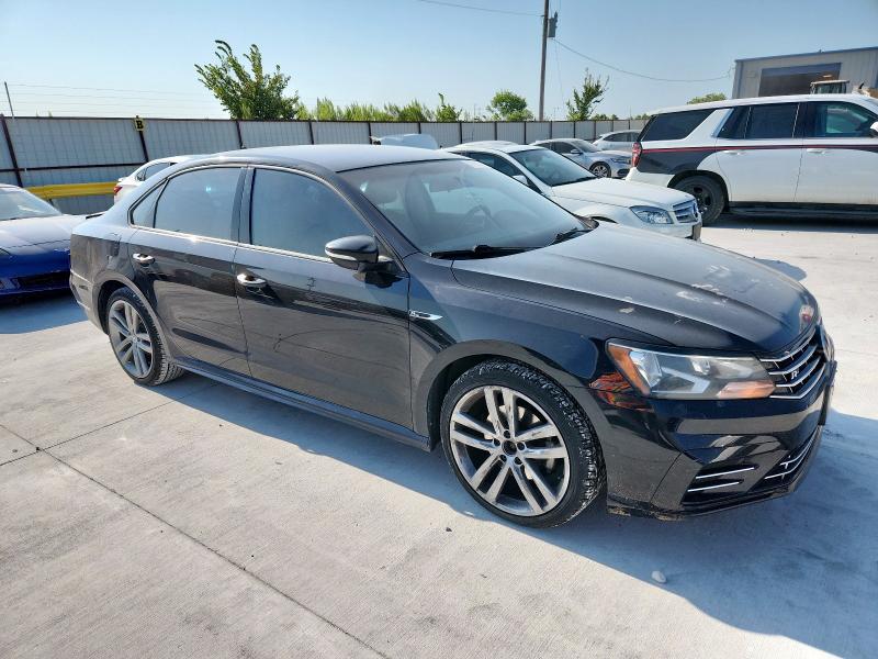  VOLKSWAGEN PASSAT 2018 Черный