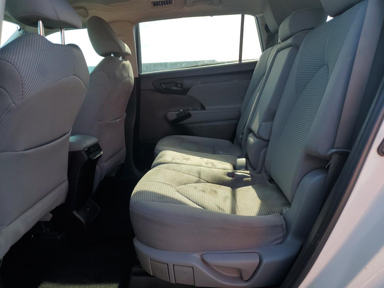 2021 Toyota Highlander L VIN: 5TDCZRAH8MS065466 Lot: 70921975