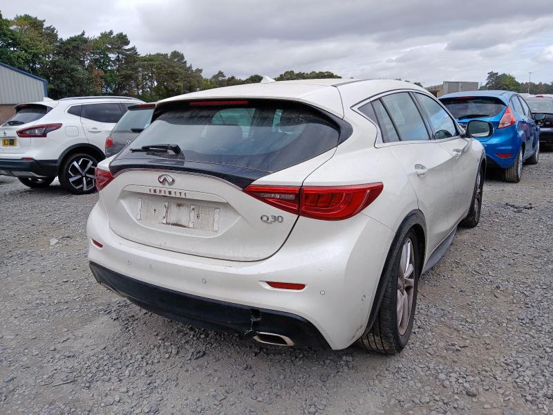 2016 INFINITI Q30 PREMIUM
