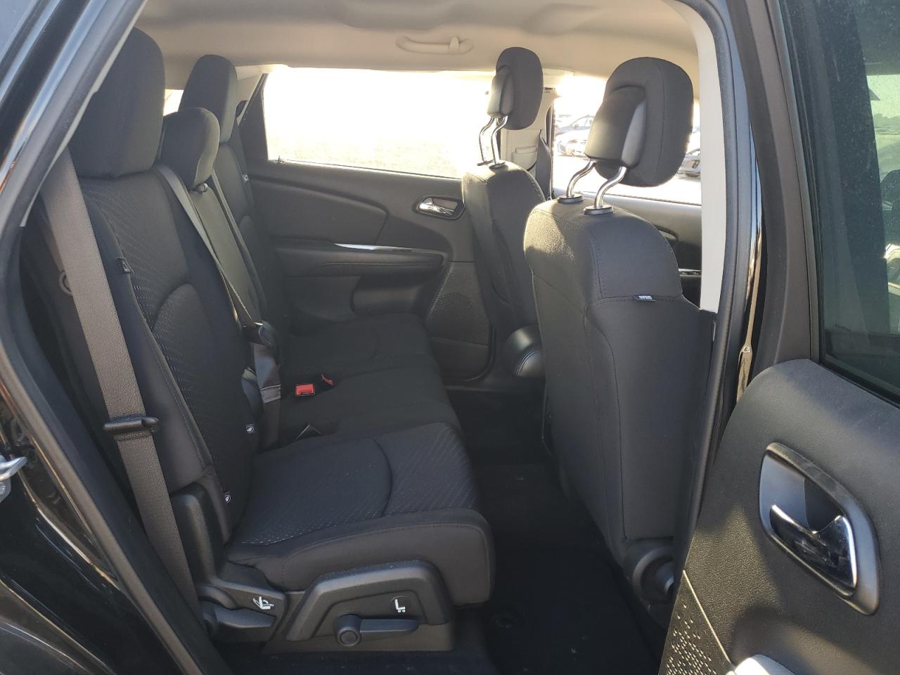 2018 Dodge Journey Se VIN: 3C4PDCAB7JT528403 Lot: 69846535