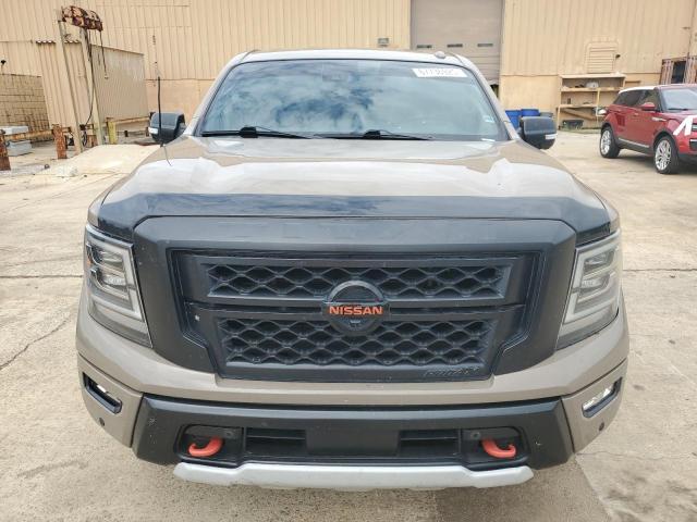  NISSAN TITAN 2021 Коричневый