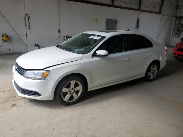 Sedans VOLKSWAGEN JETTA 2014 White