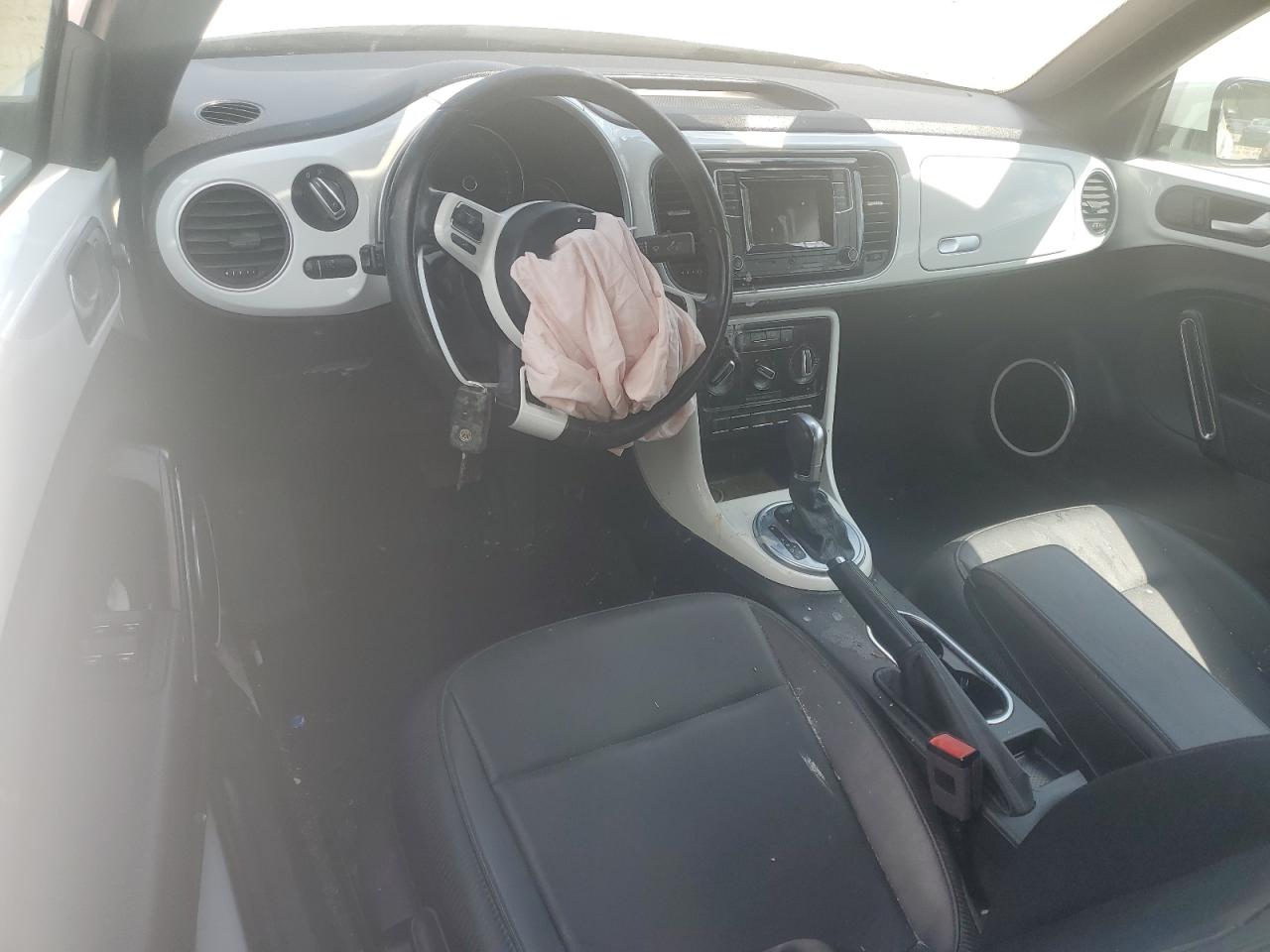 2018 Volkswagen Beetle S VIN: 3VW5DAAT2JM502304 Lot: 68676005