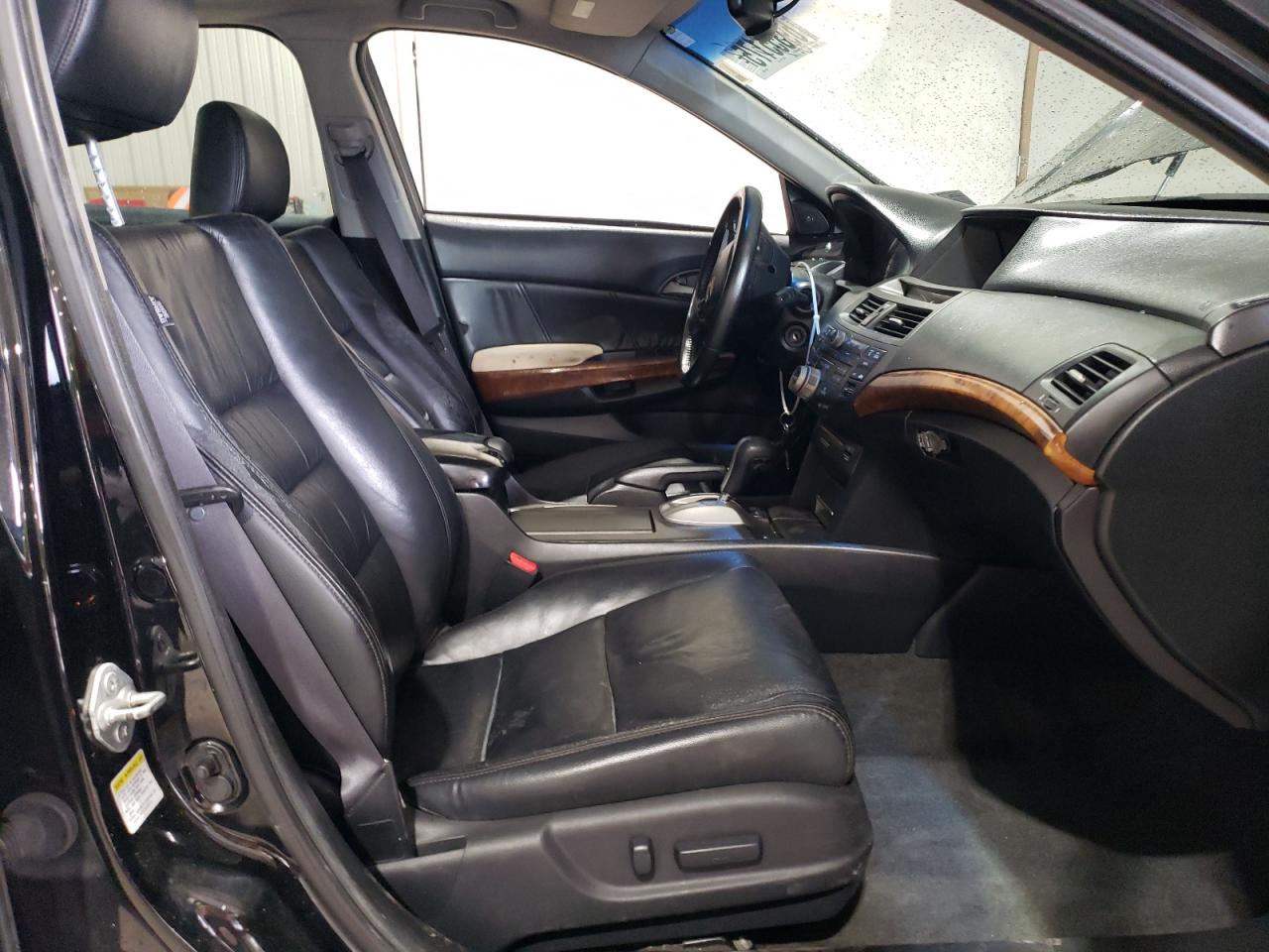 2011 Honda Accord Exl VIN: 1HGCP3F87BA023667 Lot: 69355175