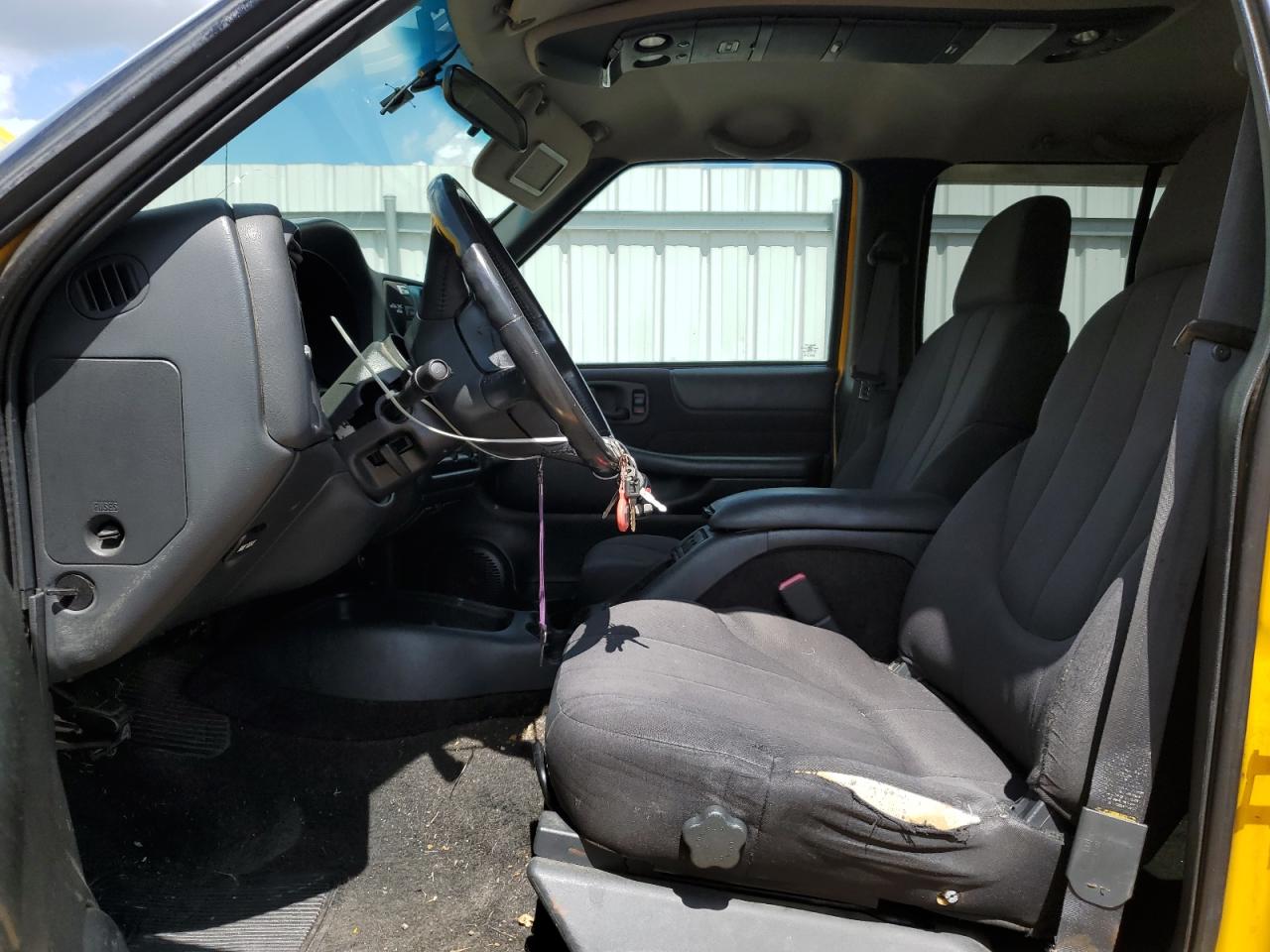 2003 GMC Sonoma VIN: 1GTDT13X33K104711 Lot: 70490175