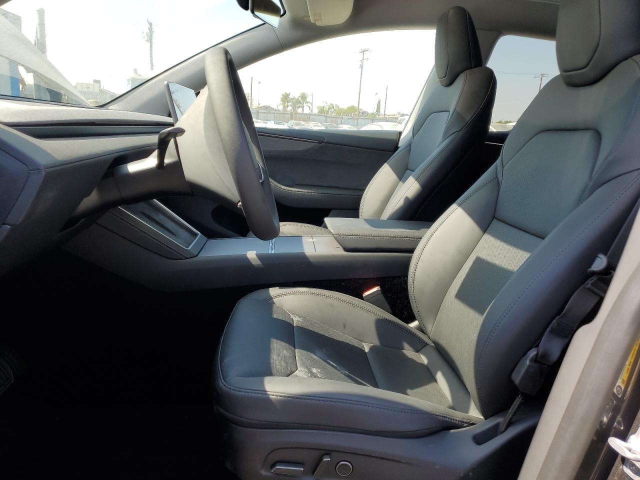 2026 Tesla Model Y VIN: 7SAYGDED1TF396241 Lot: 66102505