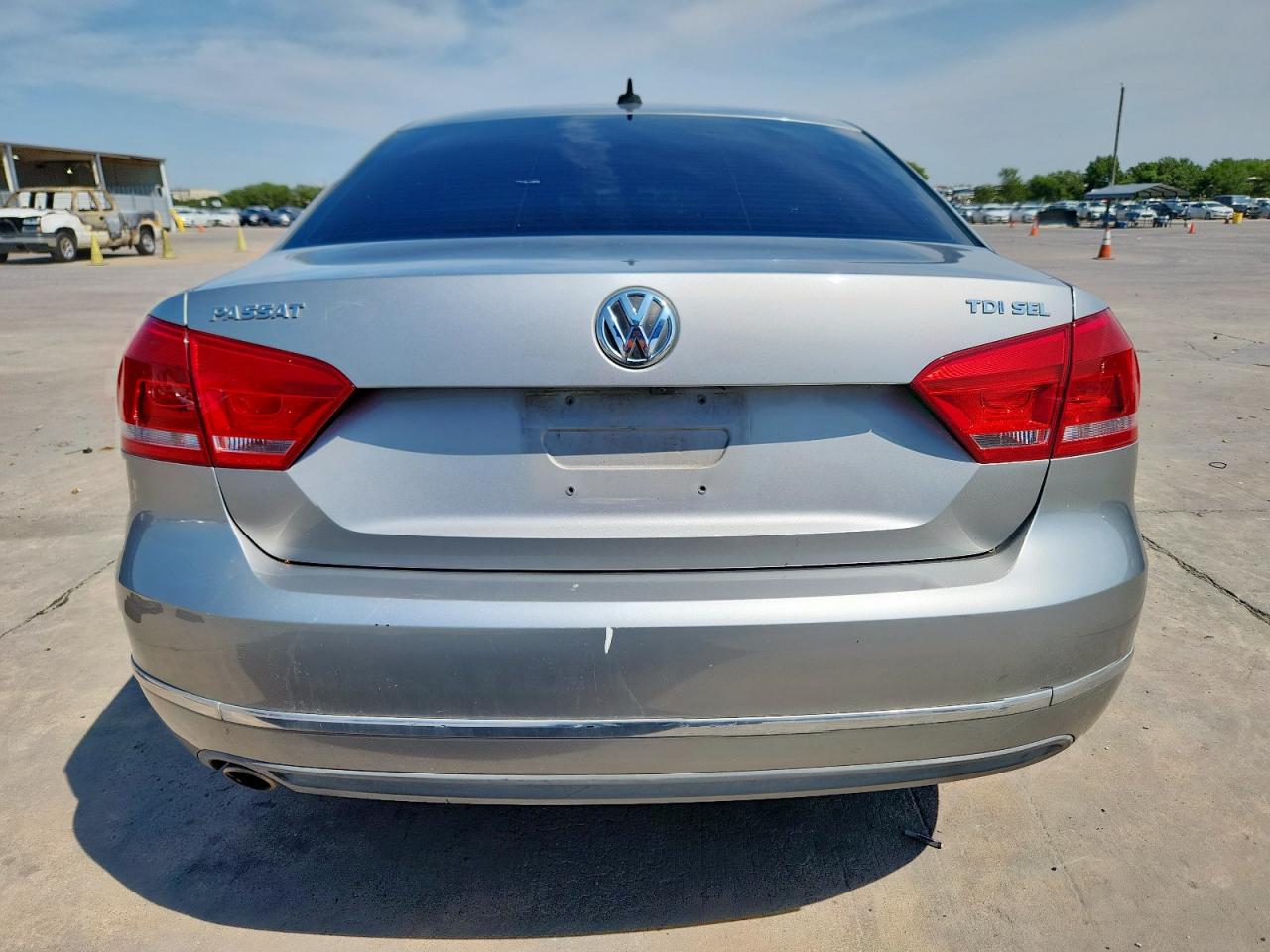 2013 Volkswagen Passat Sel VIN: 1VWCN7A34DC012704 Lot: 70864455