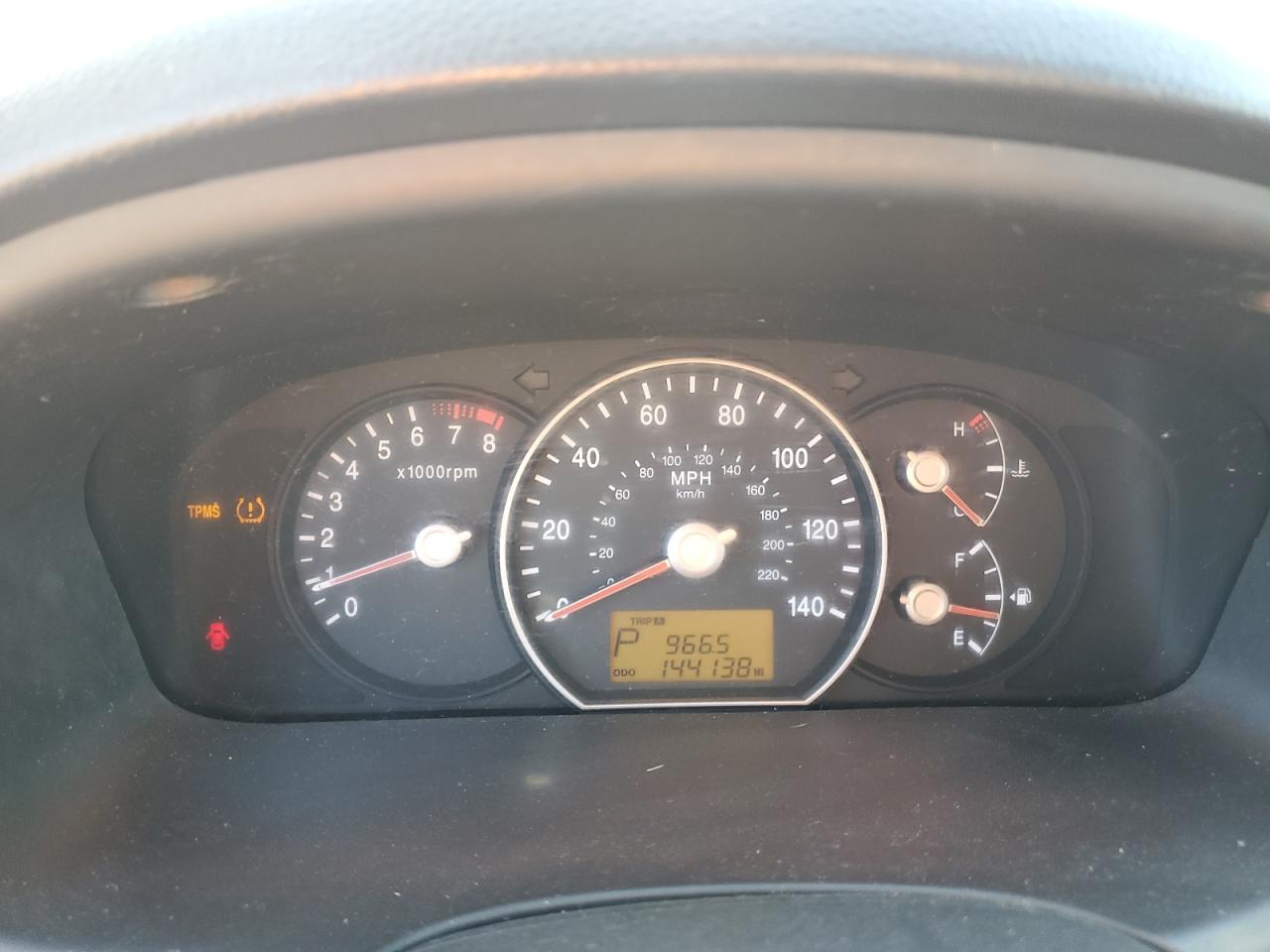 2008 Kia Rondo Lx VIN: KNAFG526487179082 Lot: 69646975