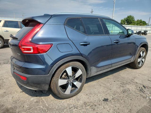  VOLVO XC40 2022 Синий