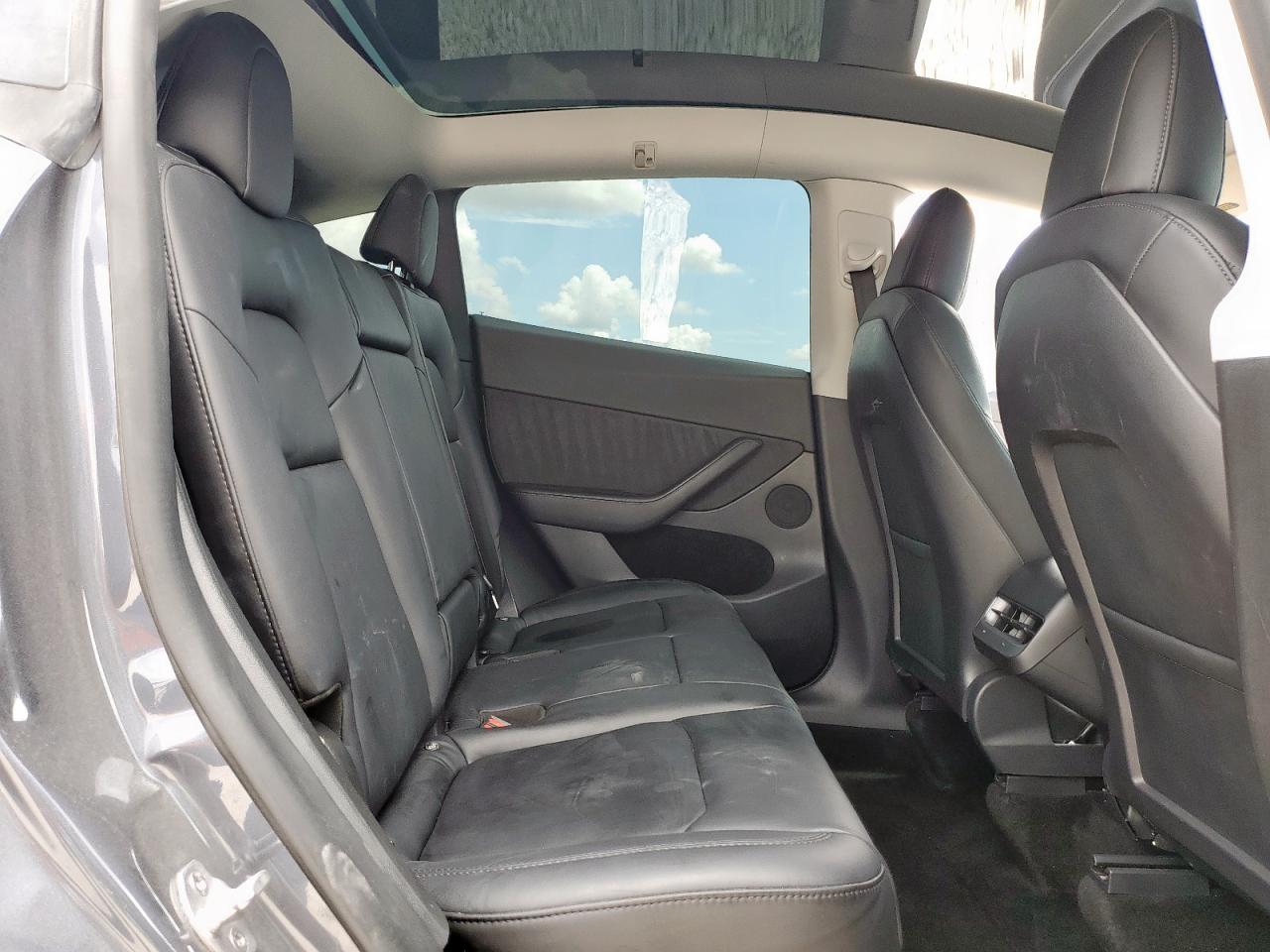 2022 Tesla Model Y VIN: 7SAYGDEF3NF530218 Lot: 68115115