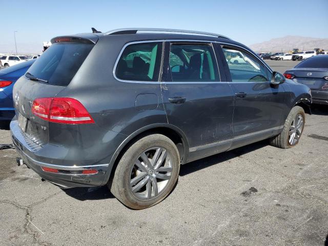  VOLKSWAGEN TOUAREG 2016 Серый