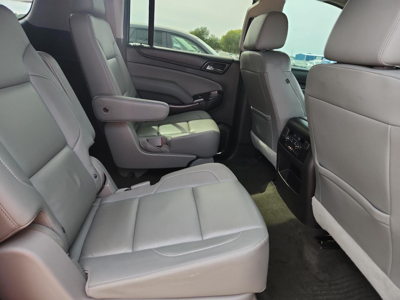 2016 Chevrolet Suburban VIN: 1GNSKHKC8GR138407 Lot: 70026755