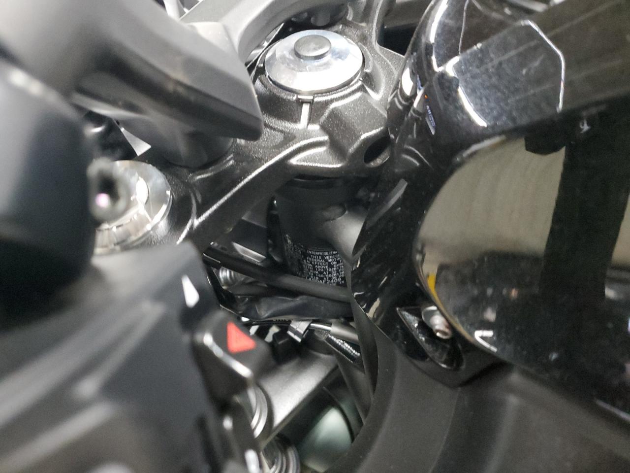 2025 Kawasaki Ex650 P VIN: ML5EXEP14SDAF2409 Lot: 70113825