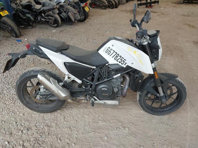 2017 KTM 690 DUKE 1
