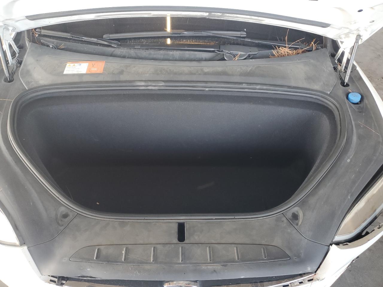 2016 Tesla Model X VIN: 5YJXCBE20GF012088 Lot: 70750395