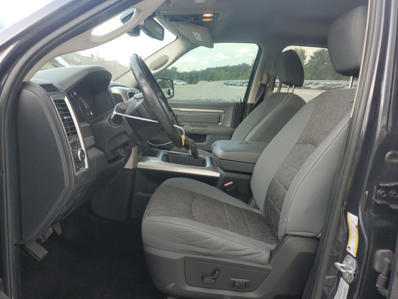 3C6RR7LT3GG181779 2016 Ram 1500 Slt