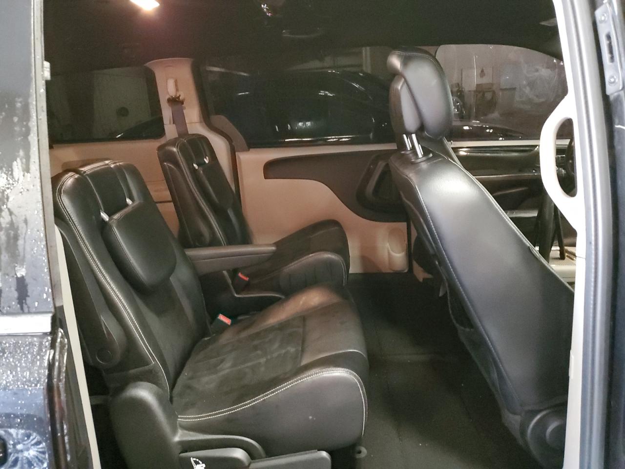 2017 Dodge Grand Caravan Sxt VIN: 2C4RDGCG2HR581063 Lot: 70035495