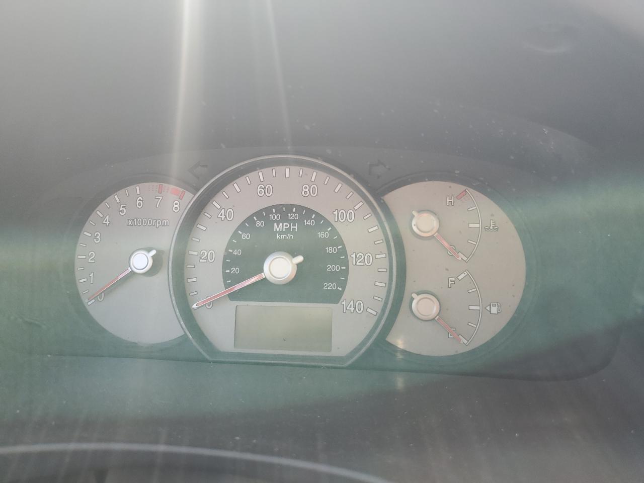 2007 Kia Rondo Lx VIN: KNAFG526577045289 Lot: 71038195