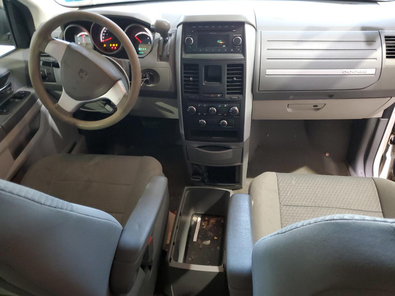 2010 Dodge Grand Caravan Se VIN: 2D4RN4DE0AR172173 Lot: 70133335