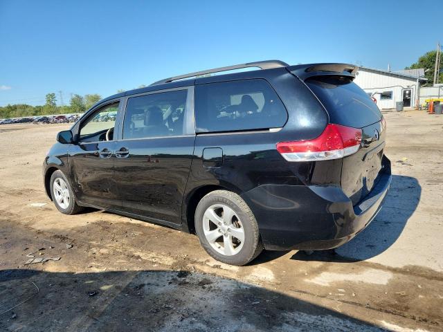 2013 TOYOTA SIENNA LE  