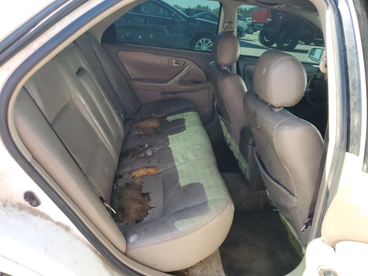 2000 Toyota Camry Le VIN: 4T1BF28K8YU947635 Lot: 70465985