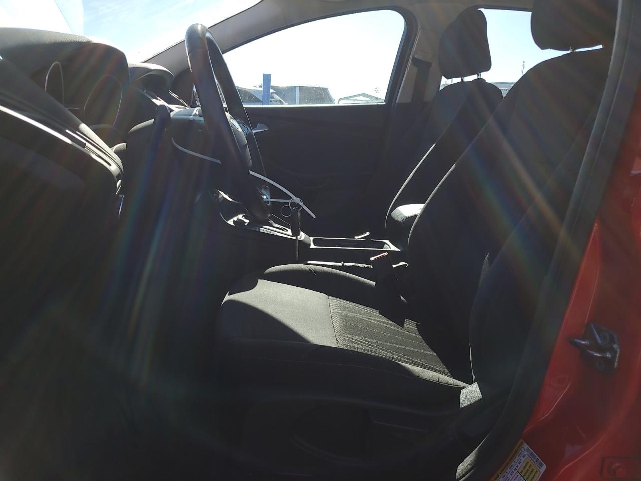 2016 Ford Focus Se VIN: 1FADP3K26GL376391 Lot: 68713035