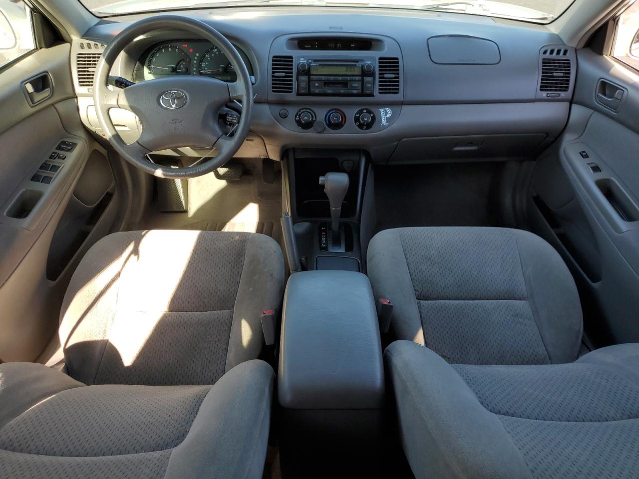 2003 Toyota Camry Le VIN: 4T1BE32K83U786245 Lot: 69248735