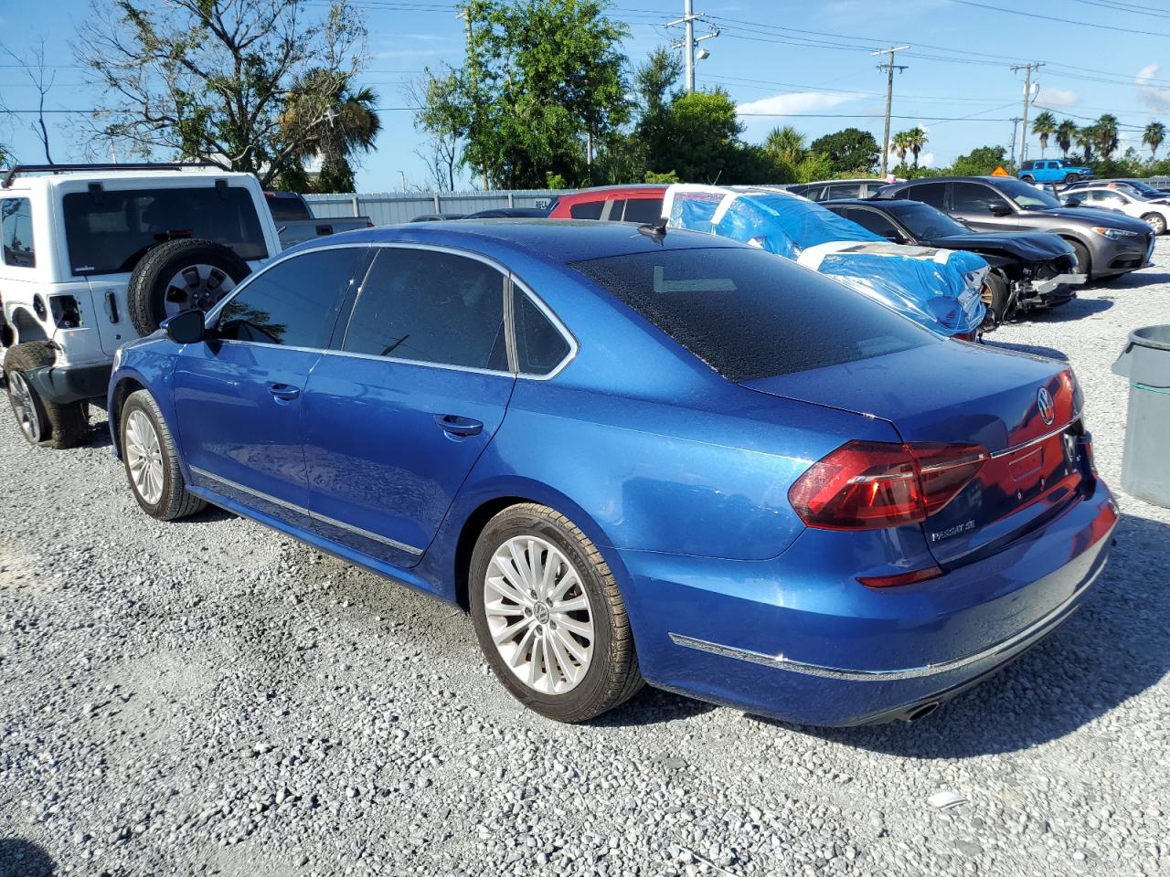 2017 Volkswagen Passat Se blue null gas 1VWBT7A36HC017362 photo #3